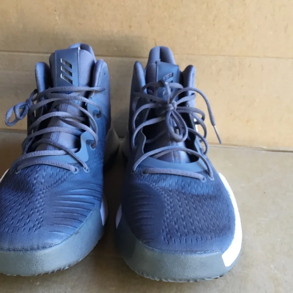 Adidas Sneakers